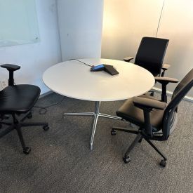 T23533 - 42" Coalesse Round Table