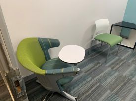 R7487 - Steelcase i2i Swivel Chair with Writing Tablet