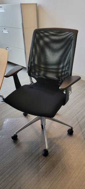 C72851 - Vitra Meda 2 Chair