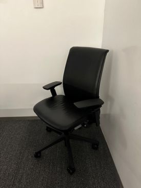 C72021 - Steelcase Think Chairs