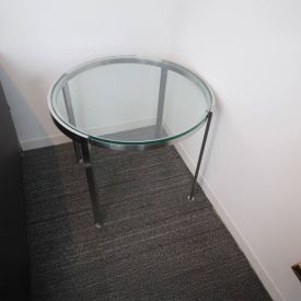 R7634 - Glass End Table