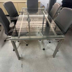 T23443 - 6' Glass Meeting Table