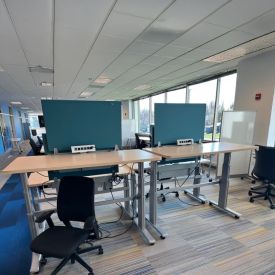 D23370 - Steelcase Ology Height-Adjustable Desks
