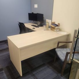 D23385 - Gunlocke Sit-Stand Desk Sets