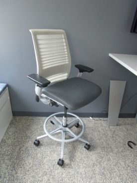 CD7332 - Steelcase Think Stools