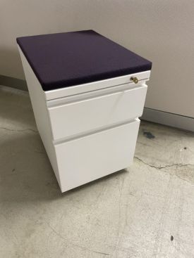 F7433 - Knoll Mobile Pedestals
