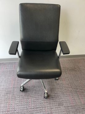C72063 - Steelcase Siento Chairs
