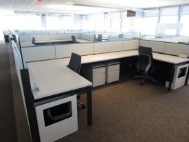 W7332 - Steelcase Answer Cubicles
