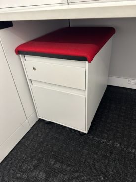 F7448 - B/F Mobile Pedestals