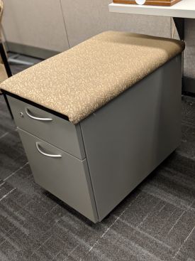 F7293 - Steelcase Mobile Pedestals